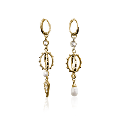 CHIC PEARL HOOP EARRINGS