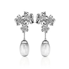 LA FLEUR TRIO MOONSTONE PEARL Earrings Soft white