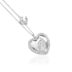 HEART OF MISTLETOE Necklace