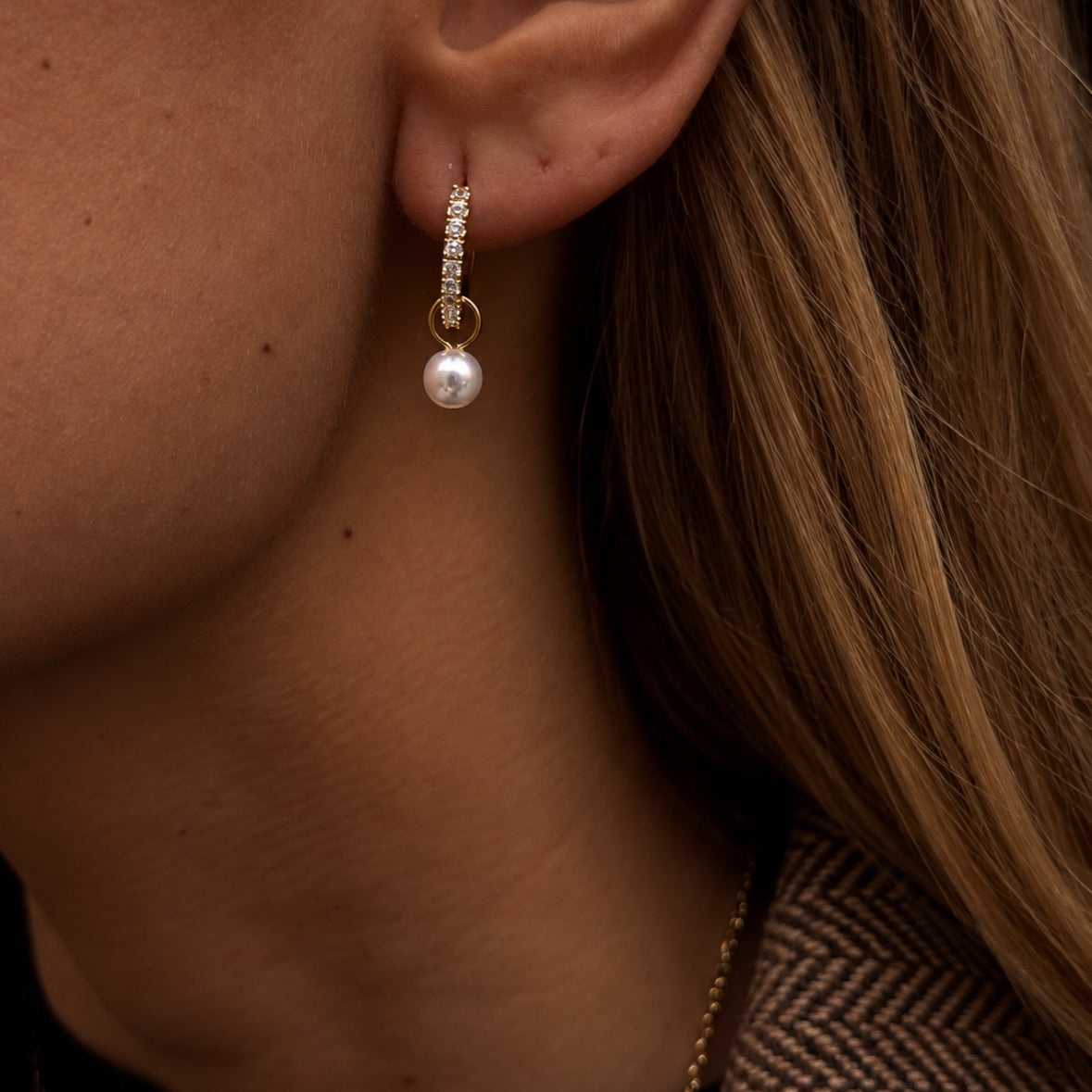 BERRY PEARL PETITE HOOP Örhängen