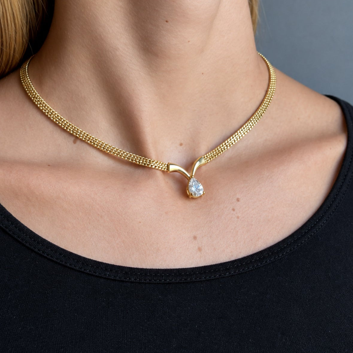 SCALA V PEAR CRYSTAL Halsband