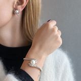 SCULPTURAL PEARL Stud Örhängen + Cuff Armband Set