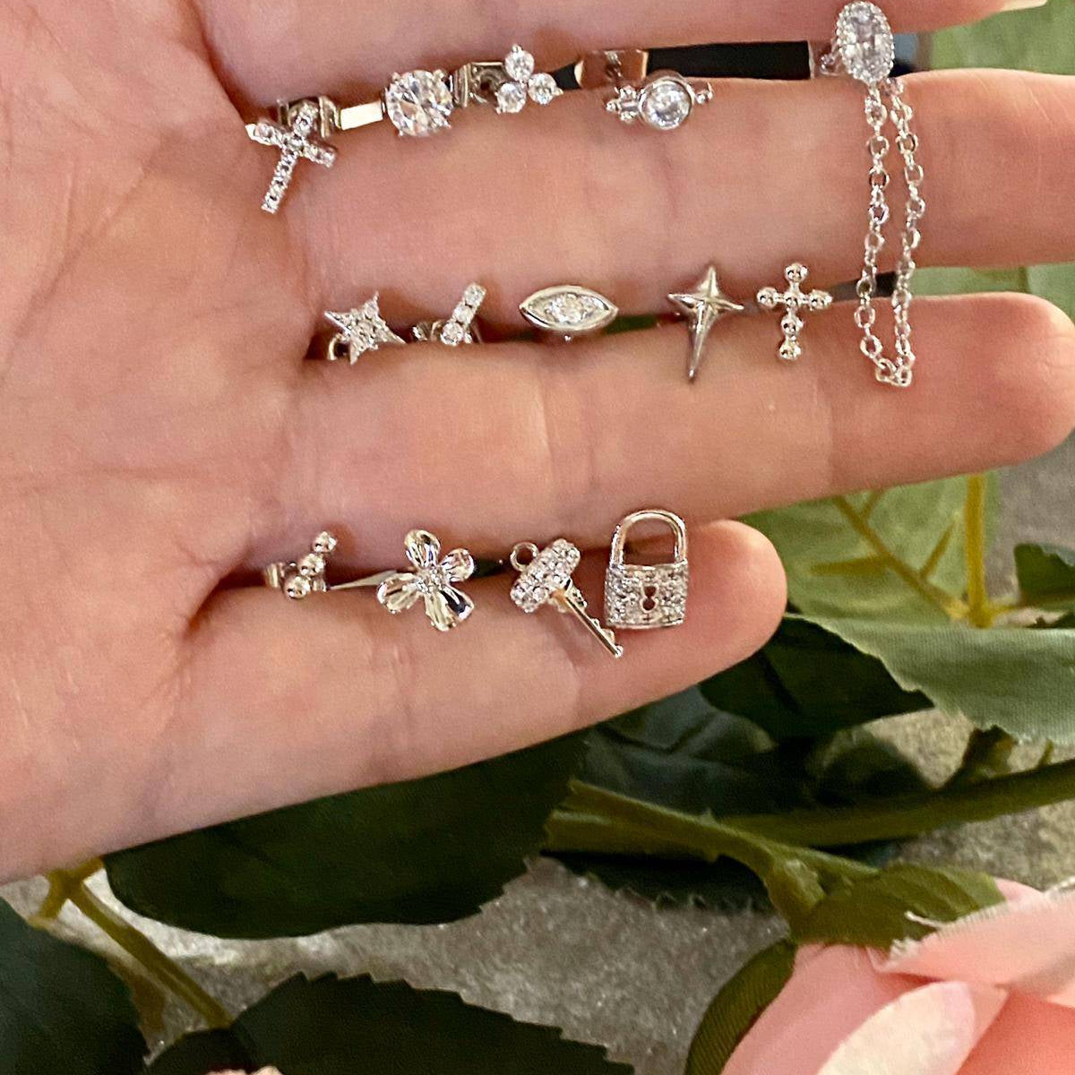 MICRO CRYSTAL CROSS STUD